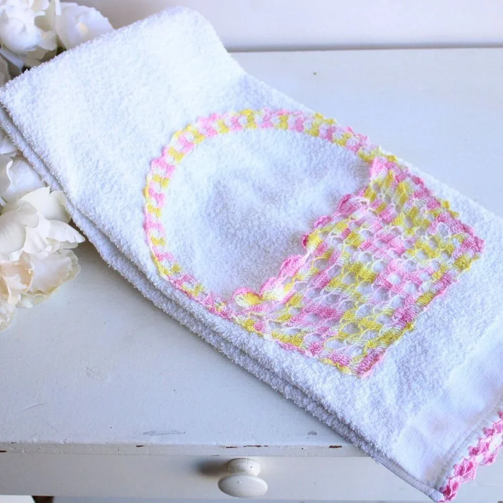 Vintage 1980s Bath Towel, Cone Terrycloth Towel With Crochet Flower Basket